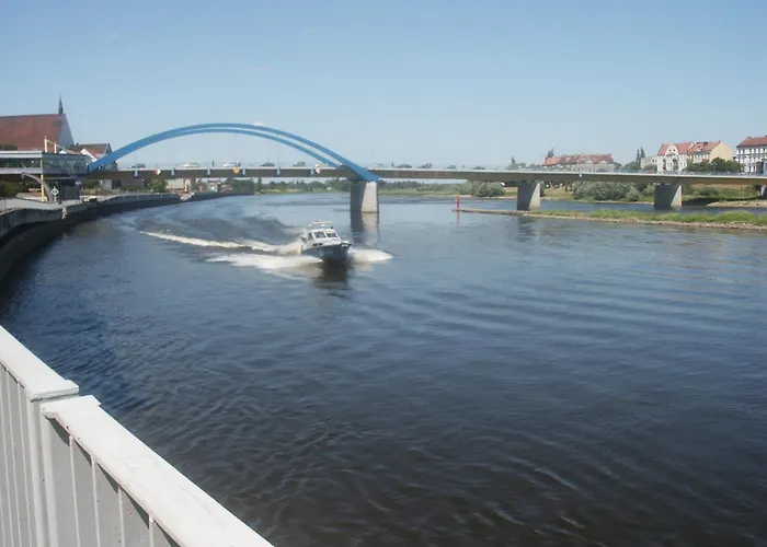 Viadrina & Frankfurt-oder Am Park Im Zentrum Lejlighedshotel